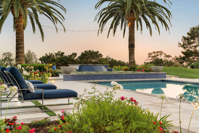 1069 Corte Barroso, Camarillo CA: https://media.crmls.org/mediaz/2d2904e7-3ad1-4d4d-b875-878d38d3bc3c.jpg