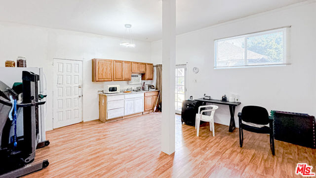 1207 S Harvard Boulevard, Los Angeles CA: https://media.crmls.org/mediaz/2d291c77-c22c-464e-be99-565e266292df.jpg