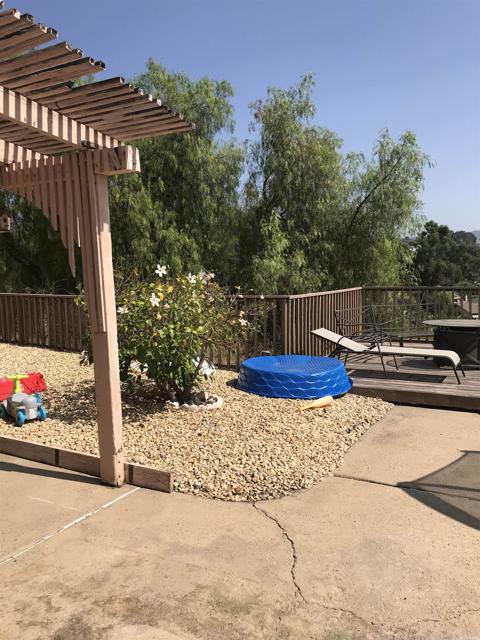 Detail Gallery Image 5 of 9 For 4193 Rueda Dr., San Diego,  CA 92124 - 4 Beds | 3 Baths