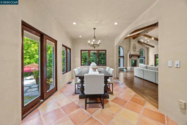 80 Rheem Blvd, Orinda CA: https://media.crmls.org/mediaz/2d297623-e210-49b7-a1c9-3e263ac9cd51.jpg