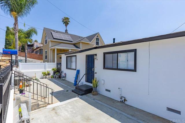 539 45 S 36th Street, San Diego CA: https://media.crmls.org/mediaz/2d29acb3-d952-4fbc-897b-029ff2dc1a7f.jpg