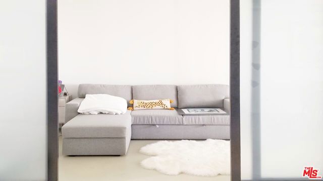 849 S Broadway, Los Angeles CA: https://media.crmls.org/mediaz/2d29b513-2d32-4b79-8973-d613b9910e58.jpg