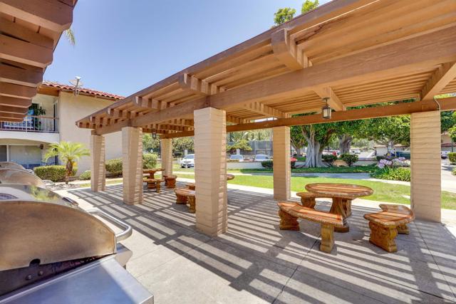 6069 Rancho Mission Rd, San Diego CA: https://media.crmls.org/mediaz/2d29bb08-1f32-435c-b467-9052c1a412b8.jpg