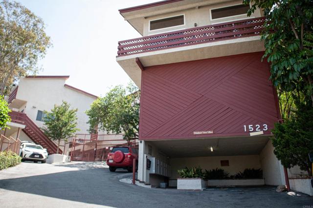 Detail Gallery Image 2 of 36 For 1523 E Windsor Rd 105b,  Glendale,  CA 91205 - 2 Beds | 1/1 Baths
