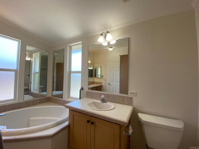 Detail Gallery Image 16 of 32 For 2130 Sunset Dr #142, Vista,  CA 92081 - 2 Beds | 2 Baths