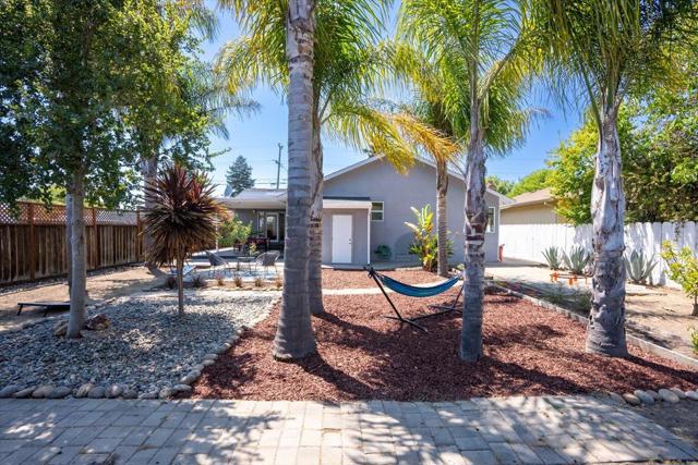 140 Suburbia Avenue, Santa Cruz CA: https://media.crmls.org/mediaz/2d2adf38-da34-4225-ab30-e0e66558c870.jpg