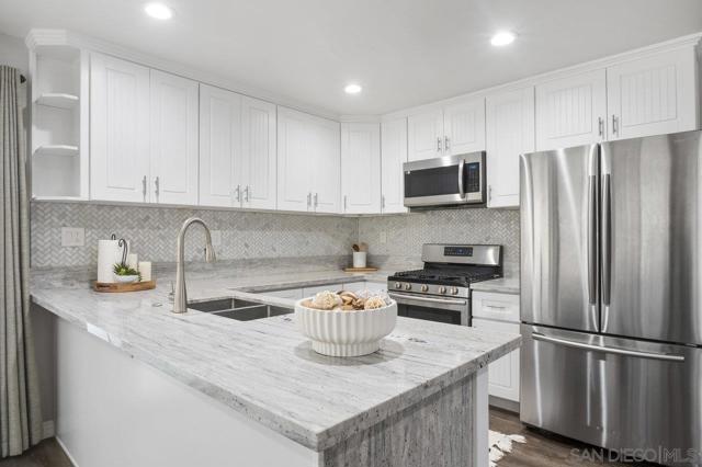 8807 Scorpius Way, San Diego CA: https://media.crmls.org/mediaz/2d2b06f4-12cb-4ee8-adc7-a57a54e5245c.jpg
