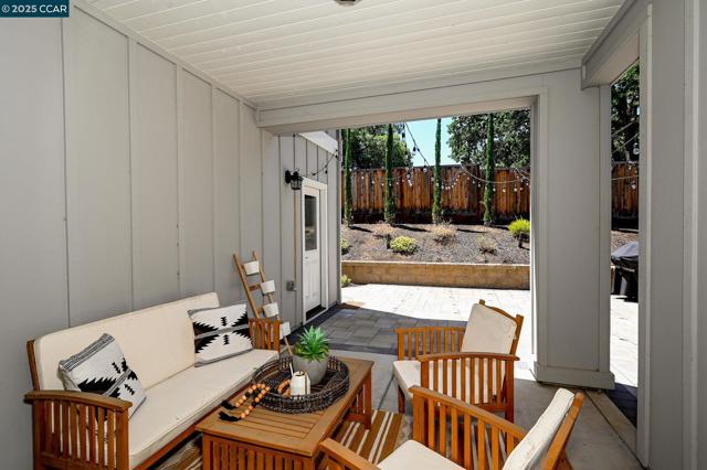 5540 Southbrook Drive, Clayton CA: https://media.crmls.org/mediaz/2d2b402a-c1a8-4b99-9451-4d94fb25d586.jpg