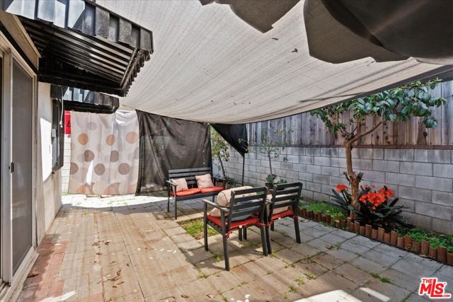 11710 Hartsook Street, Valley Village CA: https://media.crmls.org/mediaz/2d2b5955-b63b-41a6-b3b5-1157e2220444.jpg