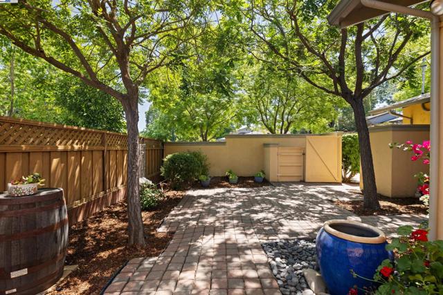 4457 LINDA WAY, Pleasanton CA: https://media.crmls.org/mediaz/2d2c7124-97a5-4d78-a388-efee1a2d4d7c.jpg