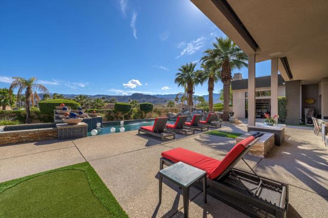8 Ledgestone Lane, Rancho Mirage CA: https://media.crmls.org/mediaz/2d2c7cda-f248-48cd-b47f-f52c70266de7.jpg