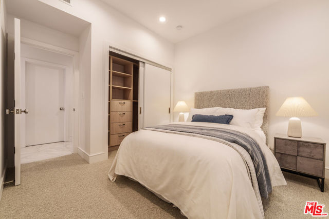 142 Union Jack Mall, Marina del Rey CA: https://media.crmls.org/mediaz/2d2cba1b-0802-4519-8449-5b4ed3cca3f9.jpg