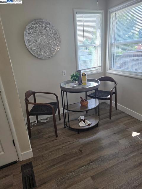 2272 Kelly St, Hayward CA: https://media.crmls.org/mediaz/2d2d7bf4-42dd-4b3c-918d-bd07ea92456a.jpg