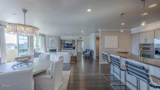 4346 Tradewinds Drive, Oxnard CA: https://media.crmls.org/mediaz/2d2db6f8-3ef7-4d78-8334-f67f83049544.jpg