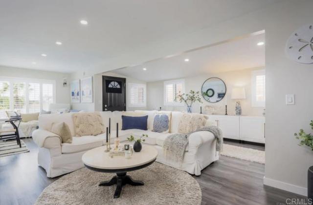 Detail Gallery Image 2 of 28 For 157 Horizon Ln., Oceanside,  CA 92056 - 2 Beds | 2 Baths