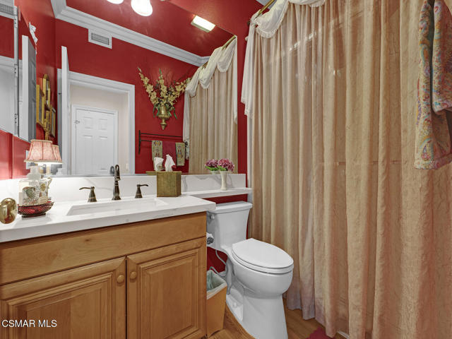 331 Briar Bluff Circle, Thousand Oaks CA: https://media.crmls.org/mediaz/2d2de6c4-b170-4f57-af35-6704999b7b16.jpg
