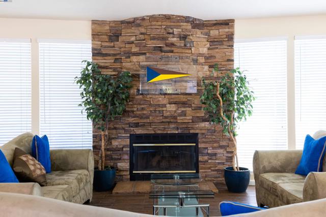3695 Stevenson Blvd, Fremont CA: https://media.crmls.org/mediaz/2d2ec9e1-a267-4fe9-87db-d825a8aa3097.jpg