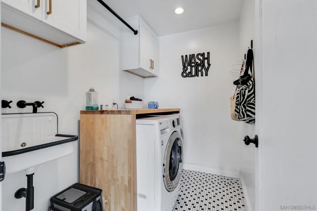 1271 Via Sendero, Escondido CA: https://media.crmls.org/mediaz/2d2f6f2f-ce3d-4d31-a549-5a7e742526c4.jpg