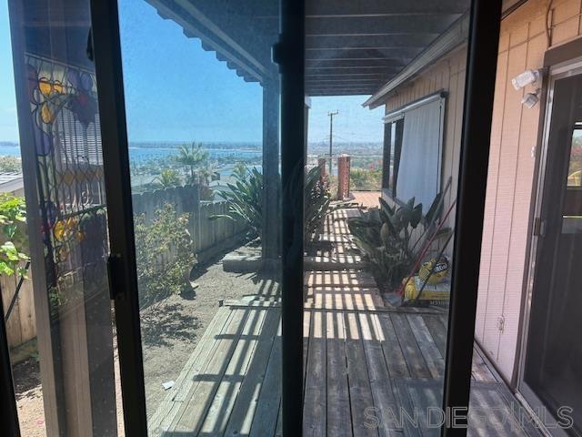 3154 Lloyd St, San Diego CA: https://media.crmls.org/mediaz/2d2f857d-6673-42f4-b305-4c57be05baf1.jpg
