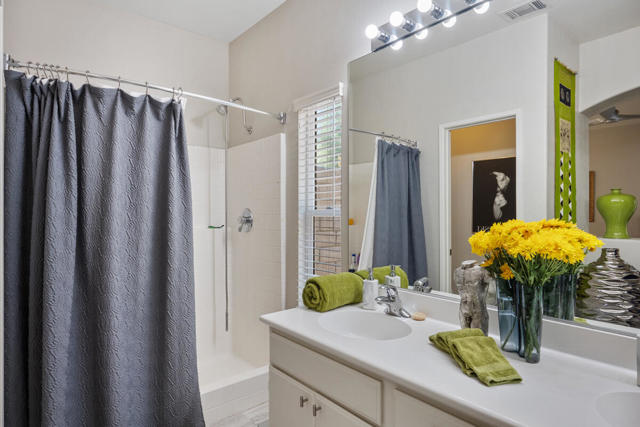 642 E Daisy Street, Palm Springs CA: https://media.crmls.org/mediaz/2d2fb374-591e-446e-aea5-bb0dd8b1bdc7.jpg