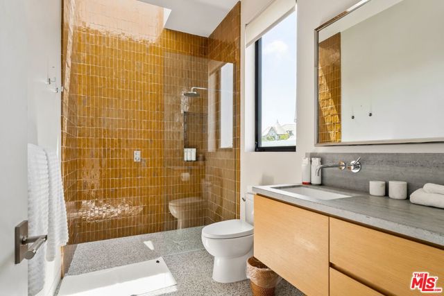 Drew Fenton | 1030 Somera Road Los Angeles CA | MLS: 7216048