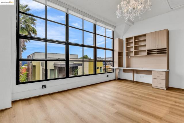 1500 Park Ave, Emeryville CA: https://media.crmls.org/mediaz/2d303f09-bc79-4356-8cf6-a4e96ecc9ab0.jpg