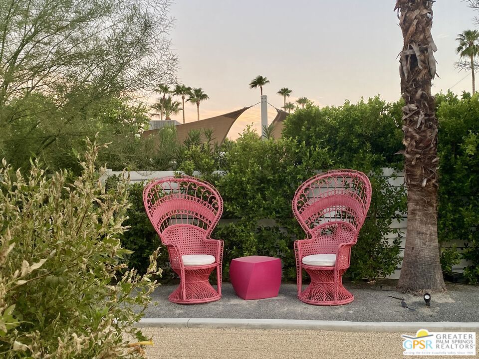 https://media.crmls.org/mediaz/2d30ccbe-0745-4dbe-bf88-284786ee4451.jpg?preset=X-Large