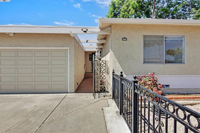 26623 ELDRIDGE AVE, Hayward CA: https://media.crmls.org/mediaz/2d31d5ff-b304-4cc0-9d77-9123676775d4.jpg