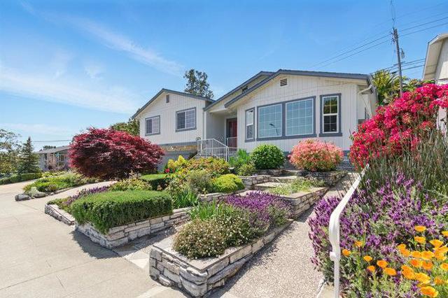 698 Emerald Hill Road, Redwood City CA: https://media.crmls.org/mediaz/2d321f12-e96f-470e-990d-1d108abc5b8c.jpg