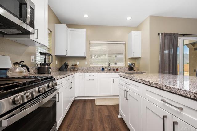 Detail Gallery Image 4 of 11 For 475 W Camellia Way, San Jacinto,  CA 92583 - 5 Beds | 2/1 Baths