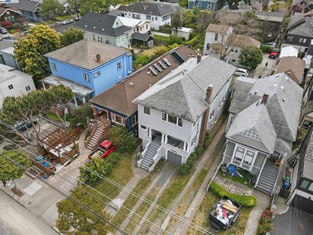 1572 Lincoln Ave, Alameda CA: https://media.crmls.org/mediaz/2d3416d9-82e0-448d-8dd2-7aacdff8f3a5.jpg