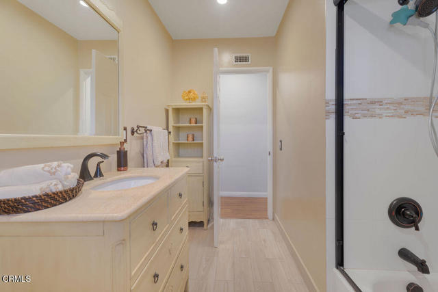 3547 Mevel Place, La Crescenta CA: https://media.crmls.org/mediaz/2d34728b-635e-41d9-919d-873e3334c5c4.jpg