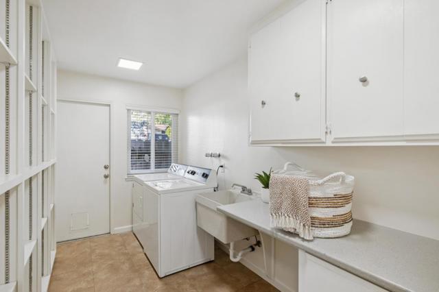 3 Sommerset Rise, Monterey CA: https://media.crmls.org/mediaz/2d353bf5-a6d1-4c2b-acd3-1d2a6013d277.jpg