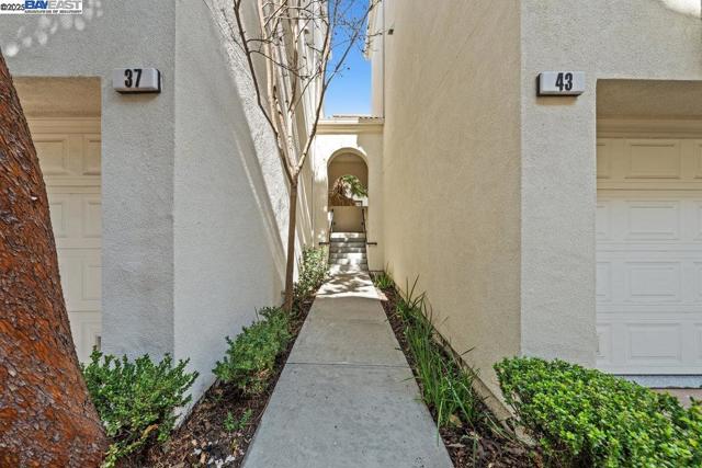 43 Rain Walk, Milpitas CA: https://media.crmls.org/mediaz/2d353feb-09e3-4d8a-9d55-b9b1987c20df.jpg