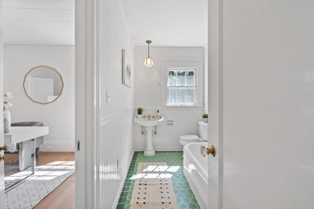 206 Frances Lane, Redwood City CA: https://media.crmls.org/mediaz/2d363386-c602-4cd6-ab64-fa3a1a1d4bd7.jpg
