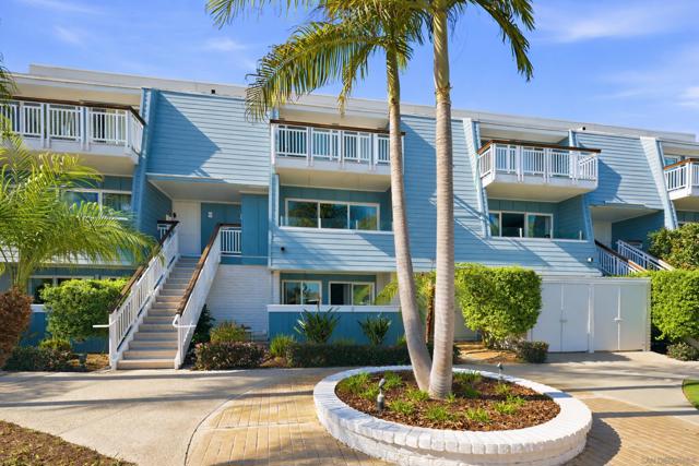 22 Montego Ct, Coronado CA: https://media.crmls.org/mediaz/2d369cd5-c7fc-45d5-9f65-6df7544b46a2.jpg