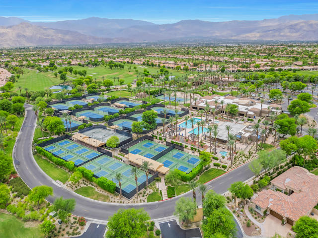 266 Eagle Dance Circle, Palm Desert, CA 92211