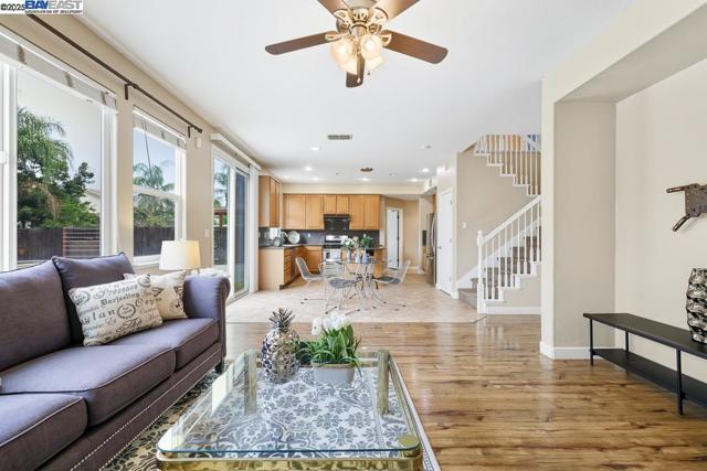 1413 Angus St, Patterson CA: https://media.crmls.org/mediaz/2d379604-6b59-47b8-9237-58d2ac598a96.jpg