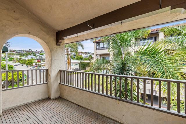 2727 Morena Blvd, San Diego CA: https://media.crmls.org/mediaz/2d37f06c-535e-48f8-84aa-5592a1b4d859.jpg