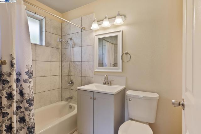33408 4th Street, Union City CA: https://media.crmls.org/mediaz/2d38bd5e-5b57-4128-a524-88fdf755632b.jpg