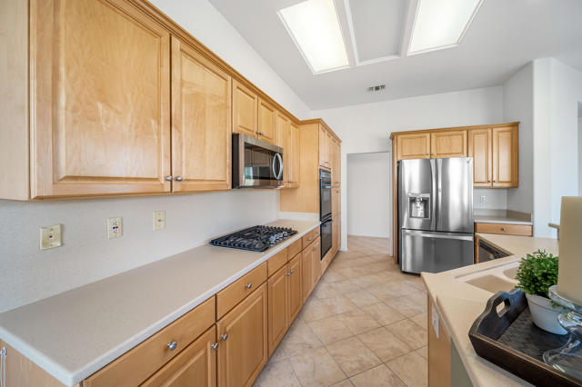 37718 Medjool Avenue, Palm Desert CA: https://media.crmls.org/mediaz/2d3a9377-a8c2-413b-95aa-33d2d4a442a1.jpg