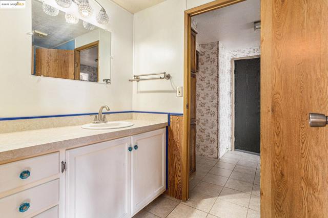 345 Benet Ct, Bethel Island CA: https://media.crmls.org/mediaz/2d3abafe-1d96-45c6-8af0-132e77745956.jpg