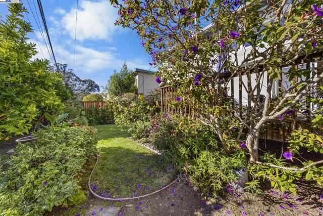 2461 Trenton Dr, San Bruno CA: https://media.crmls.org/mediaz/2d3b7fd8-5d3b-4547-985e-e43e6a6e1e10.jpg