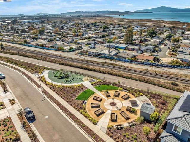 4171 Markovich Ct, Richmond CA: https://media.crmls.org/mediaz/2d3ba3e9-0e30-4c0c-b364-a93929197baf.jpg