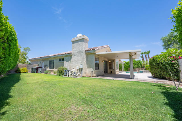 44950 Calle Santa Barbara, La Quinta CA: https://media.crmls.org/mediaz/2d3c99ae-723e-43b5-babc-e312a3ac1336.jpg
