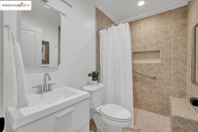 2968 Calle Del Sol Way, Rancho Cordova CA: https://media.crmls.org/mediaz/2d3cb6b5-ed74-46d8-b217-08e85f8e8f0f.jpg