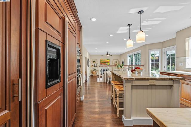 204 Franciscan Dr, Danville CA: https://media.crmls.org/mediaz/2d3d7fe7-c708-4912-90fa-840e4682c1af.jpg
