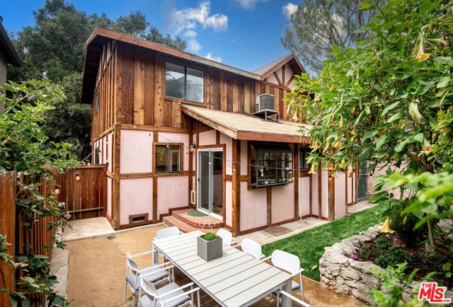 12558 El Merrie Del Drive, Sylmar CA: https://media.crmls.org/mediaz/2d3dfb42-c2c9-4c55-ad3b-15c628b83c81.jpg