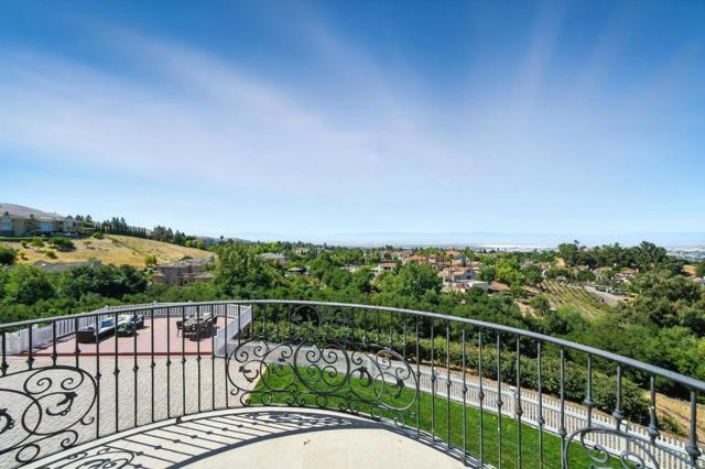 44989 Vista Del Sol, Fremont CA: https://media.crmls.org/mediaz/2d3e5383-7449-4052-8e99-a6bf4b334f8e.jpg