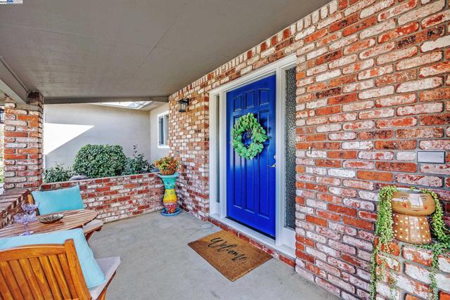 Image 3 of 38 For 36304 Magellan Dr